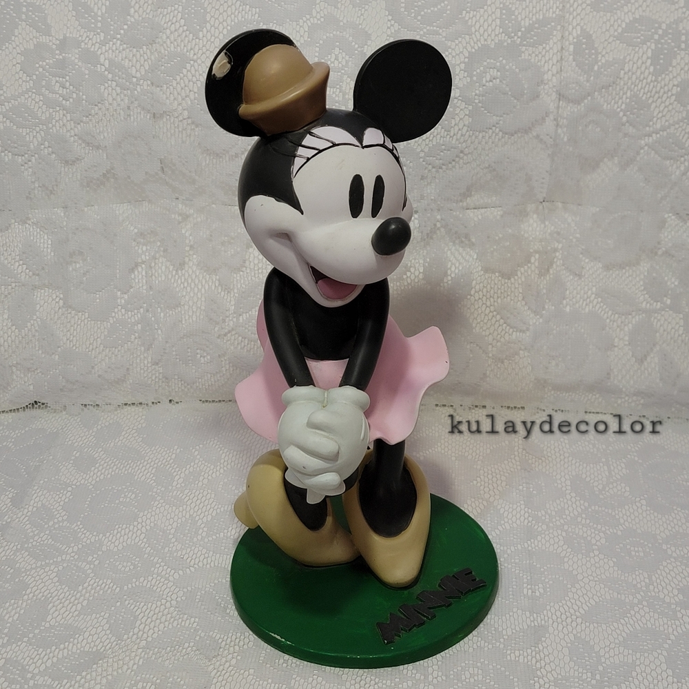 2006 Disney Minnie Mouse 13″ Statue – Large Collectible Character Garden Figure
